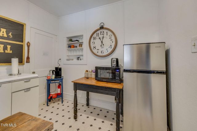 211 Johnson Street, Bristol, VA 24201