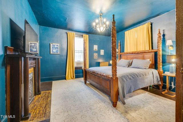 211 Johnson Street, Bristol, VA 24201