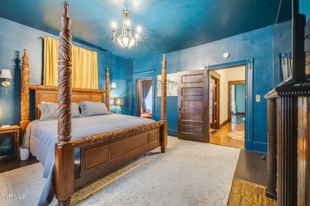 211 Johnson Street, Bristol, VA 24201