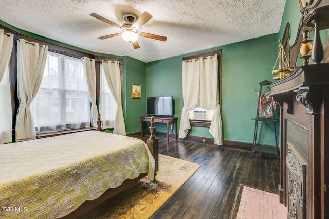 211 Johnson Street, Bristol, VA 24201