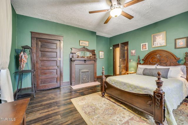 211 Johnson Street, Bristol, VA 24201