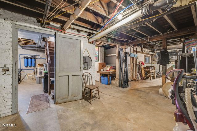 211 Johnson Street, Bristol, VA 24201