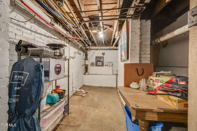 211 Johnson Street, Bristol, VA 24201