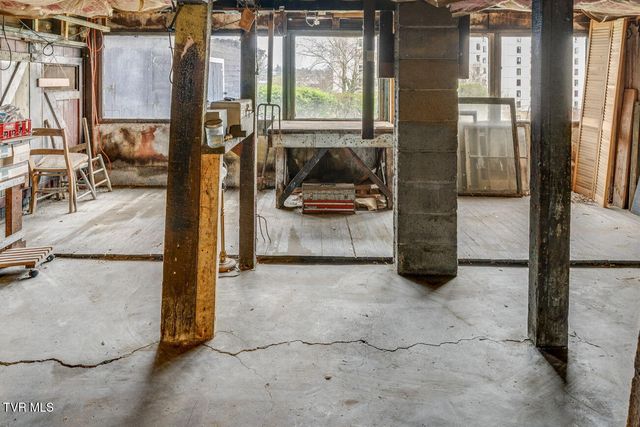 211 Johnson Street, Bristol, VA 24201