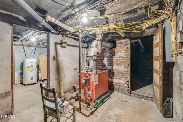 211 Johnson Street, Bristol, VA 24201