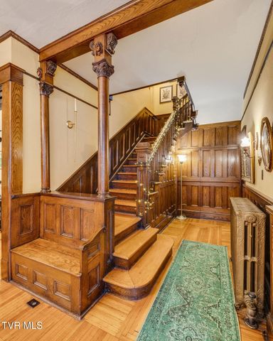 211 Johnson Street, Bristol, VA 24201