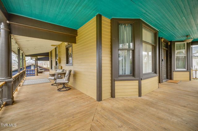 211 Johnson Street, Bristol, VA 24201