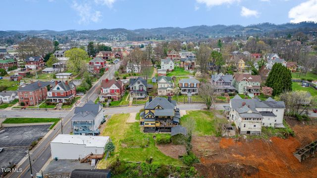 211 Johnson Street, Bristol, VA 24201