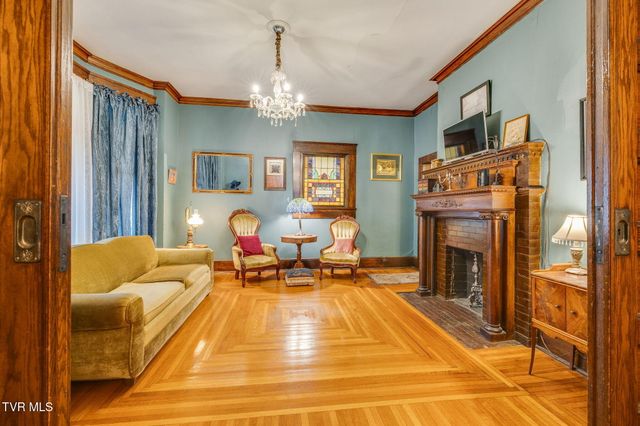 211 Johnson Street, Bristol, VA 24201