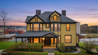 211 Johnson Street, Bristol, VA 24201