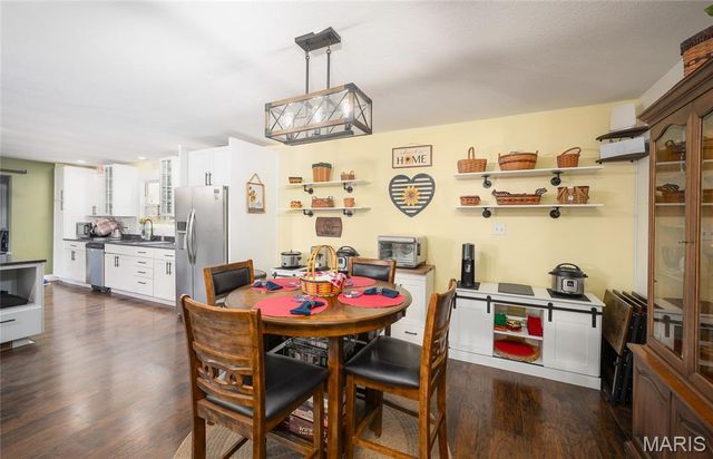 11985 State Route V, Rolla, MO 65401