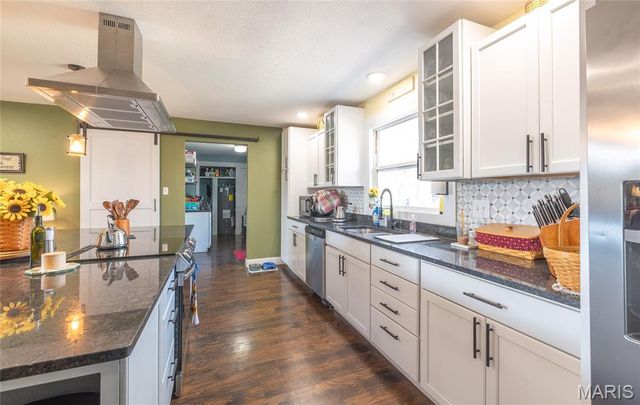 11985 State Route V, Rolla, MO 65401