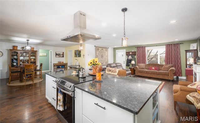 11985 State Route V, Rolla, MO 65401