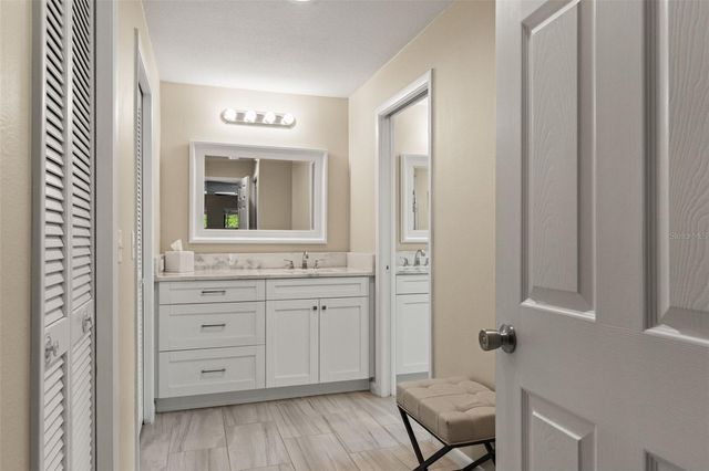 13916 MIDDLE PARK DRIVE, Tampa, FL 33624