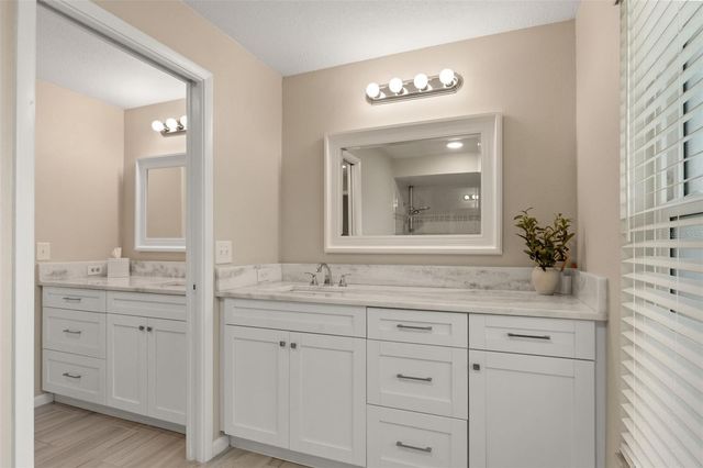 13916 MIDDLE PARK DRIVE, Tampa, FL 33624