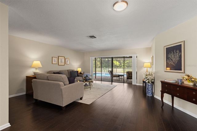 13916 MIDDLE PARK DRIVE, Tampa, FL 33624