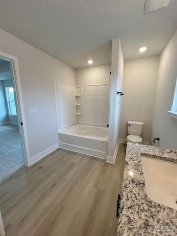 3371 Bliss Ln 1E, Cantonment, FL 32533