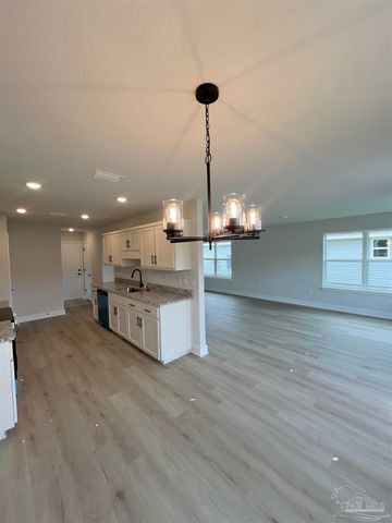 3371 Bliss Ln 1E, Cantonment, FL 32533