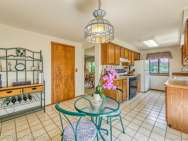 23810 Harvest Drive, Novi, MI 48375
