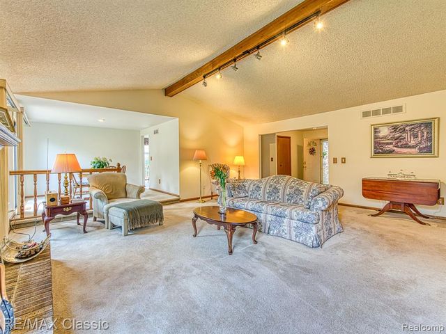 23810 Harvest Drive, Novi, MI 48375