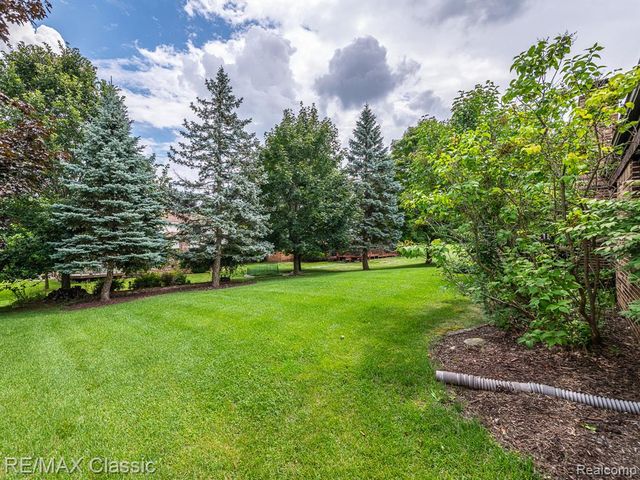 23810 Harvest Drive, Novi, MI 48375