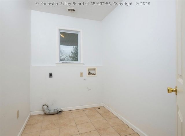 6 Lincoln Heights B, Alum Creek, WV 25003