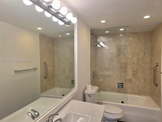 1800 NE 114th St 706, Miami, FL 33181
