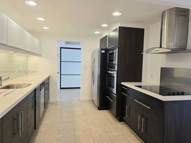 1800 NE 114th St 706, Miami, FL 33181