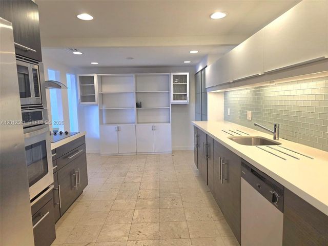 1800 NE 114th St 706, Miami, FL 33181