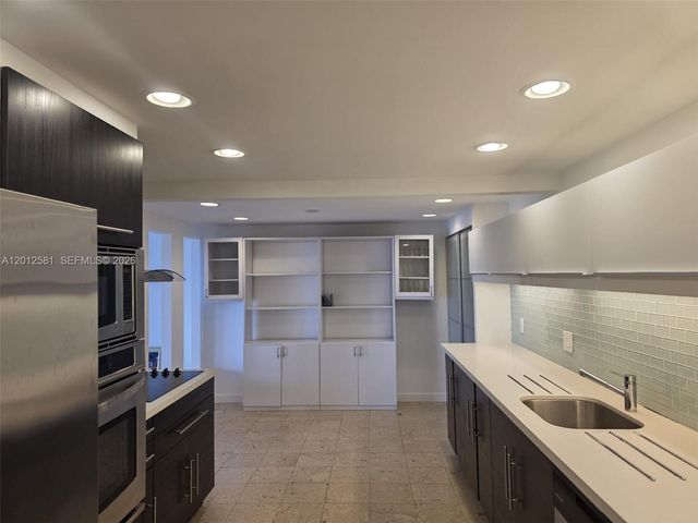 1800 NE 114th St 706, Miami, FL 33181