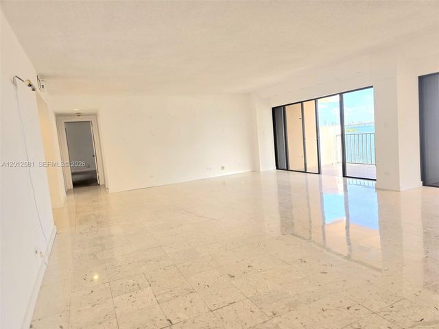 1800 NE 114th St 706, Miami, FL 33181
