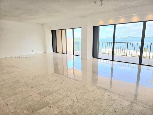1800 NE 114th St 706, Miami, FL 33181