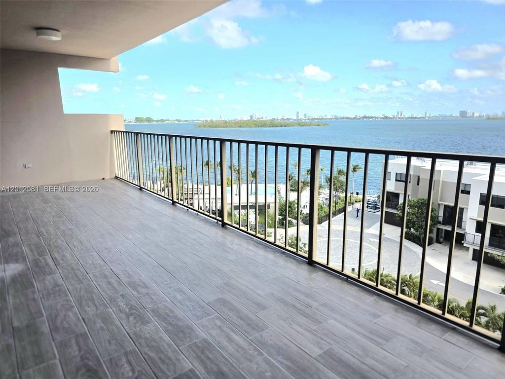 1800 NE 114th St 706, Miami, FL 33181