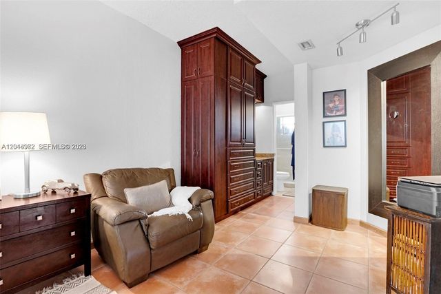 8211 NW 191st Ln 35L, Hialeah, FL 33015