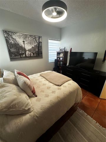 8211 NW 191st Ln 35L, Hialeah, FL 33015