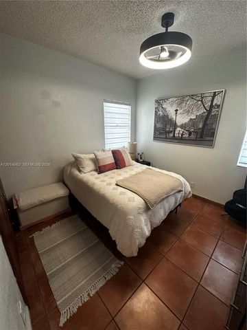 8211 NW 191st Ln 35L, Hialeah, FL 33015