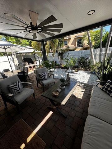 8211 NW 191st Ln 35L, Hialeah, FL 33015