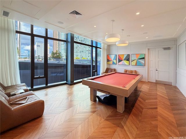 1108 Auahi Street 40, Honolulu, HI 96814