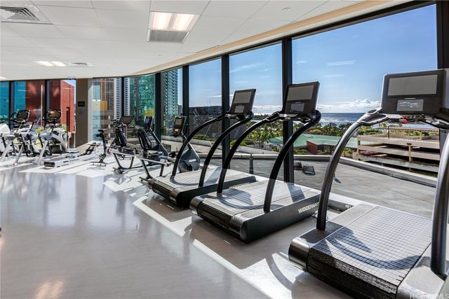 1108 Auahi Street 40, Honolulu, HI 96814