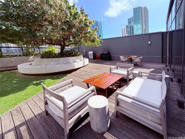 1108 Auahi Street 40, Honolulu, HI 96814