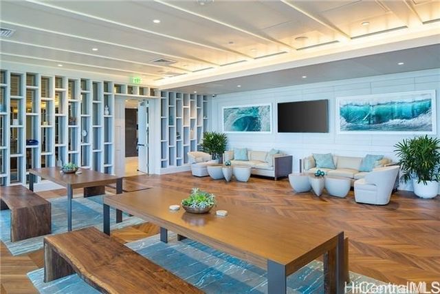 1108 Auahi Street 40, Honolulu, HI 96814