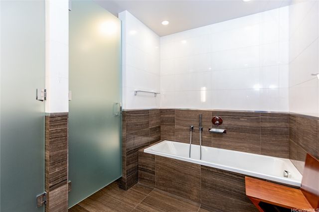 1108 Auahi Street 40, Honolulu, HI 96814