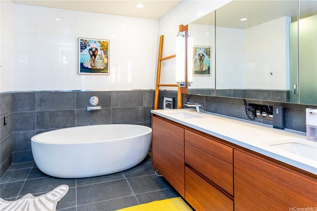 1108 Auahi Street 40, Honolulu, HI 96814