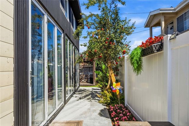 24812 Pitcairn Way, Torrance, CA 90505