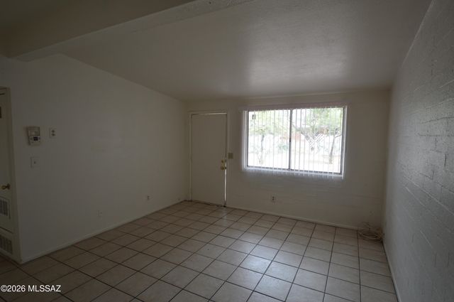 1033 E 25th St Apt 4, Tucson, AZ 85713
