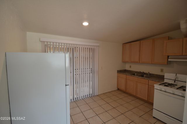 1033 E 25th St Apt 4, Tucson, AZ 85713