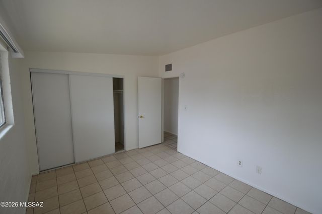 1033 E 25th St Apt 4, Tucson, AZ 85713
