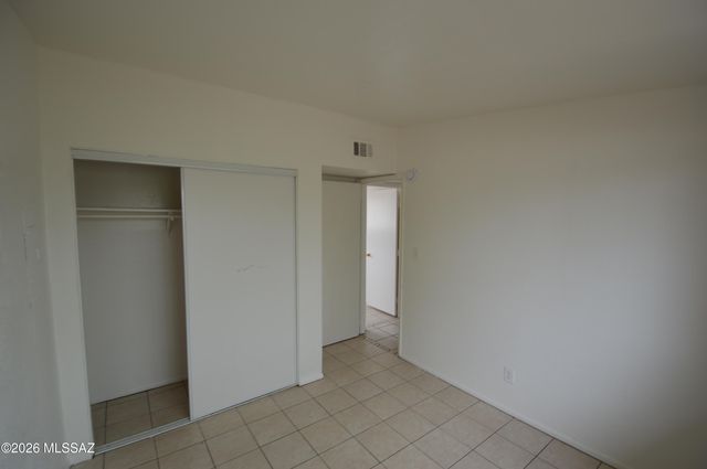 1033 E 25th St Apt 4, Tucson, AZ 85713