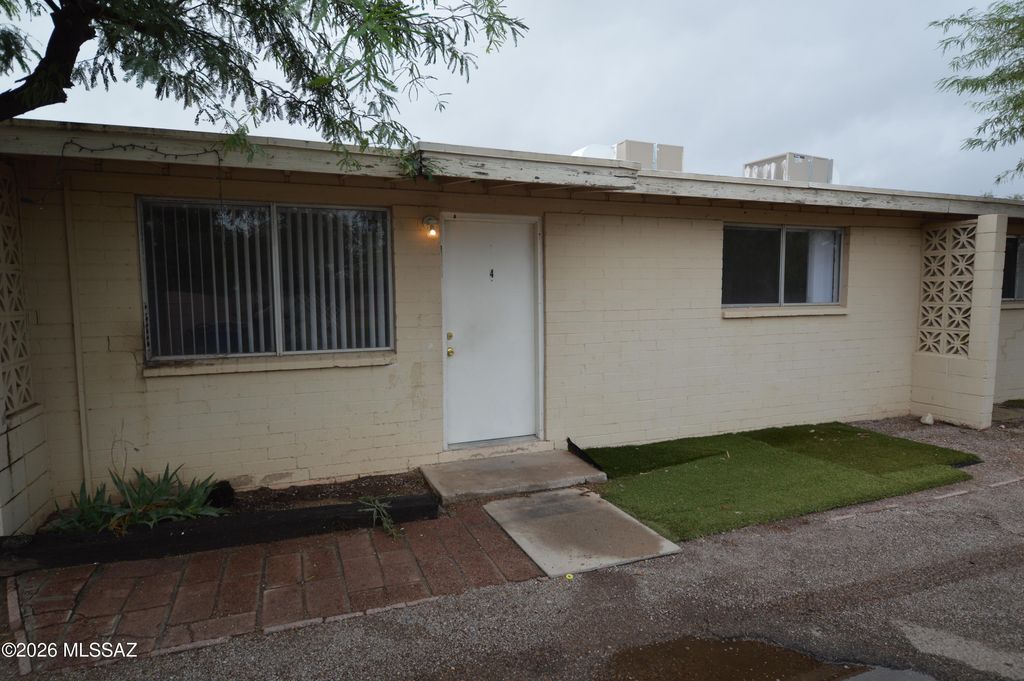 1033 E 25th St Apt 4, Tucson, AZ 85713