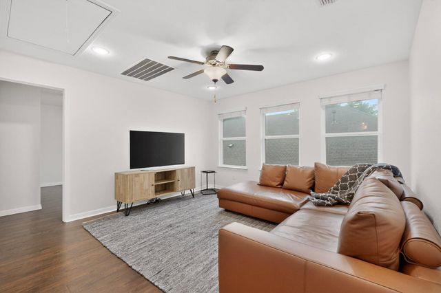 1510 Coldwater HOLW, Buda, TX 78610